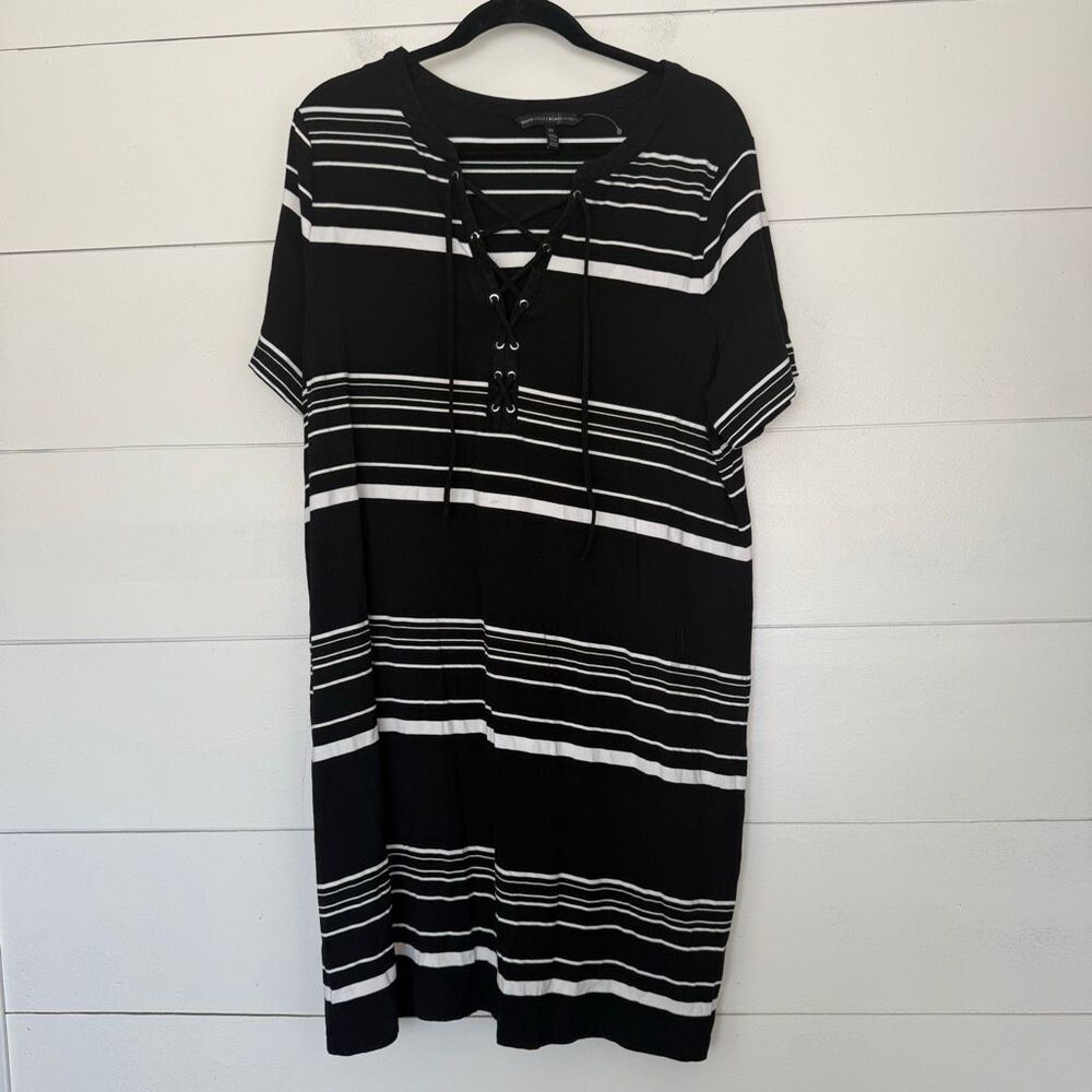 White House Black Market Women’s 2X Black White Lace Up Dress Plus Size